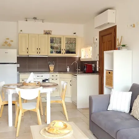 Bel Renove, Avec Terrasse Et Piscine Apartment