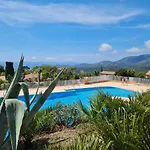 Bel Au Calme Avec Terrasse Apercu Mer, Jardinet Et Piscine