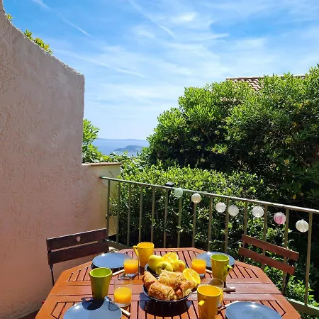 Bel Au Calme Avec Terrasse Apercu Mer, Jardinet Et Piscine