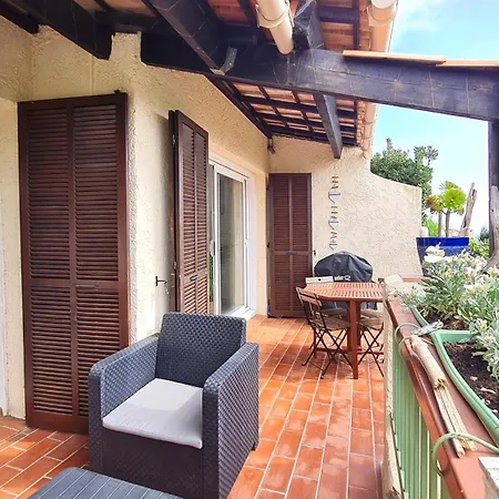 Bel Au Calme Avec Terrasse Apercu Mer, Jardinet Et Piscine Lejlighed
