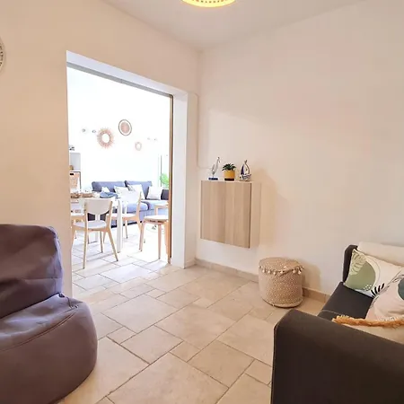 Bel Au Calme Avec Terrasse Apercu Mer, Jardinet Et Piscine *